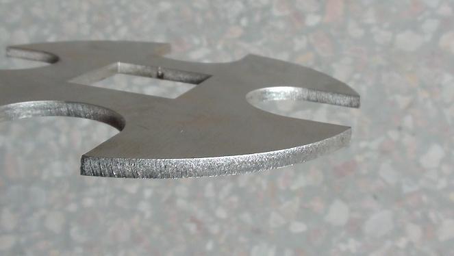 Piccola tagliatrice del laser di watt YAG di dimensione 650 di taglio per l'elaborazione del metallo